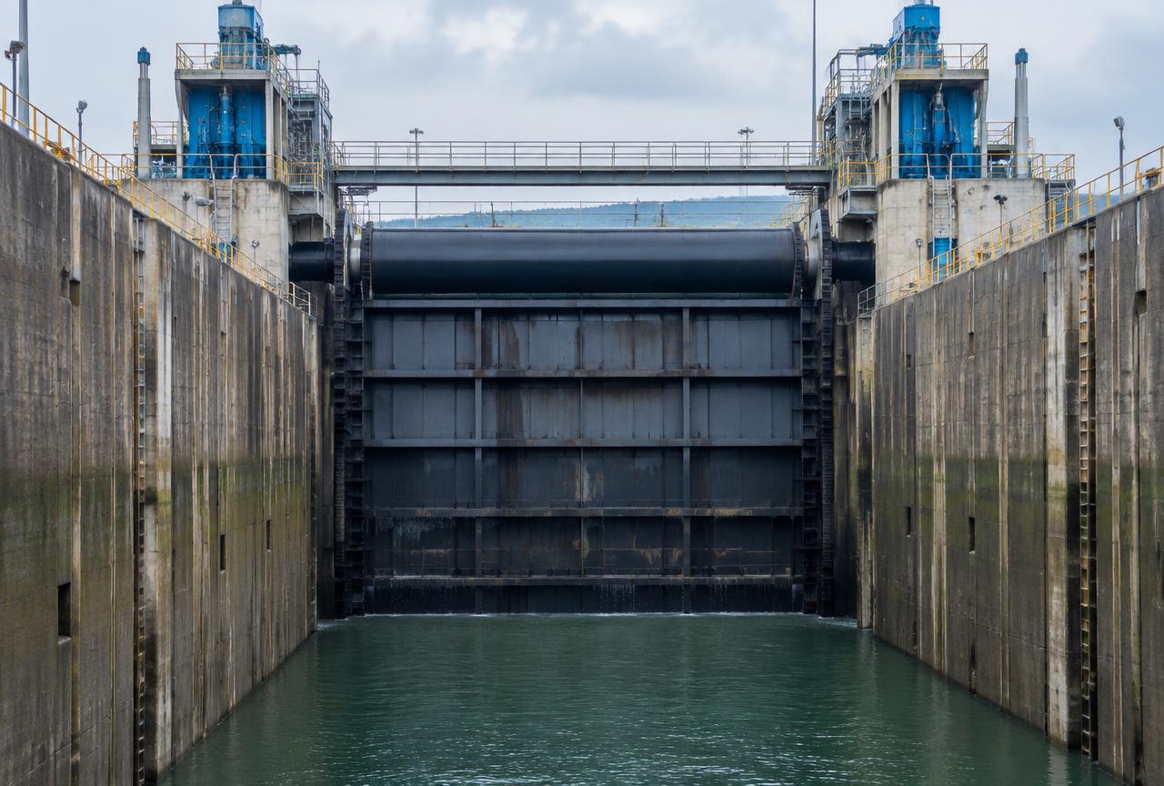 Ampliación del Canal de Panamá — Fotografía ilustrativa de infraestructura del sector, no del proyecto